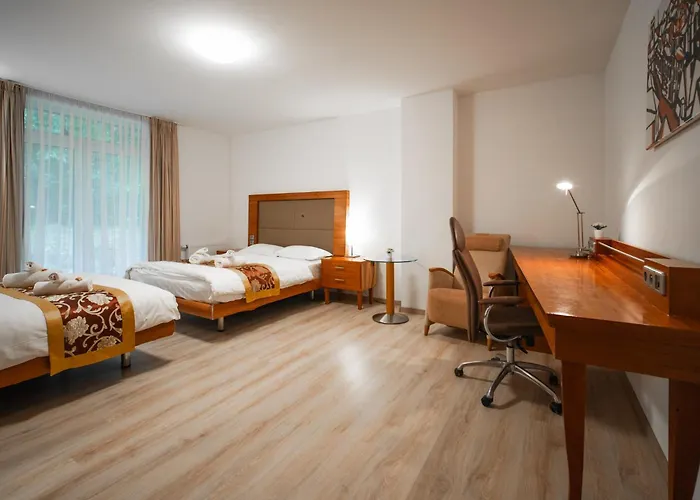 Lesni Lazne Muna * Hradec-Nova Ves