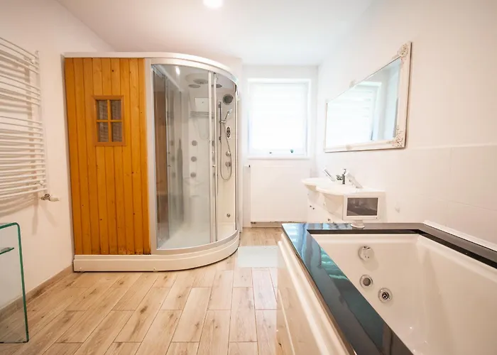 Lesni Lazne Muna Feriehus Hradec-Nova Ves